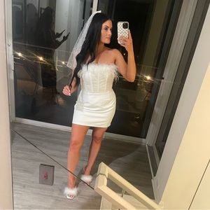 12th Tribe Felicia White Faux Feather Mini Dress - Large